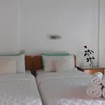 Celebrity Hotel 2*