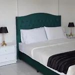 Hotel Celebrity Hotel