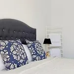 Celebrity Hotel Hotel 2*