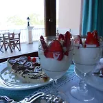 Celebrity Hotel Hotel 2*