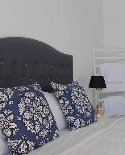 Celebrity Hotel 2*