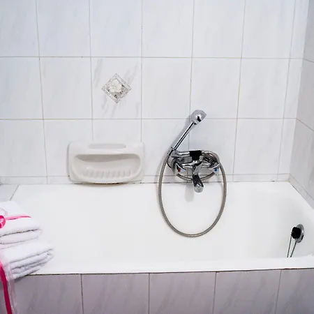 Celebrity 아르고스톨리온