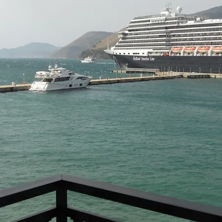 Celebrity 호텔 아르고스톨리온